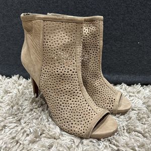 Stuart Weitzman Women’s‎ Laser Cut Peep Toe Brown Leather Booties Heels Size 8.5